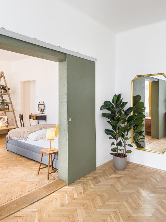 Turnkey I Vintage Terrace Apartment Praga Exterior foto